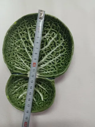 Azeitoneira em forma de folha de couve