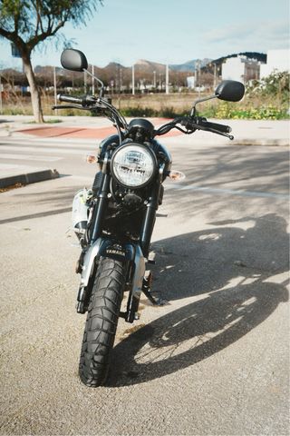 Yamaha XSR125 Legacy - Solo 8.000 km. Como nueva
