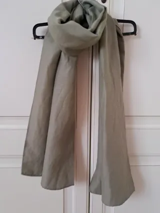 Traje 3 piezas mujer,top,pantalón y echarpe.