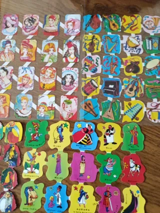 7 láminas de cromos troquelados