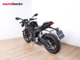 TRIUMPH STREET TRIPLE 660 S