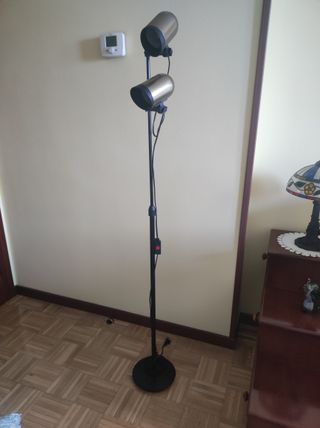 Lámpara de pie doble foco