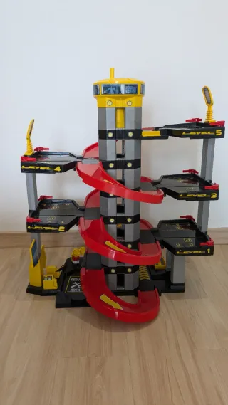 Garaje Juguete Molto 6 Plantas, como nuevo