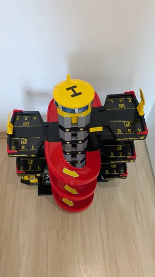 Garaje Juguete Molto 6 Plantas, como nuevo