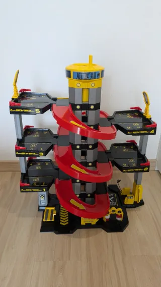 Garaje Juguete Molto 6 Plantas, como nuevo