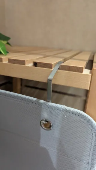 Estantería colgante baño tela y madera