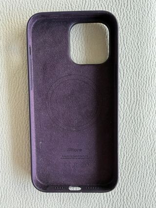 Funda iPhone 16 Pro Max Original Magsafe . Morada