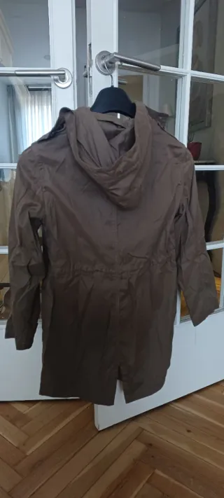 Abrigo niña Massimo Dutti verde caqui (doble uso).