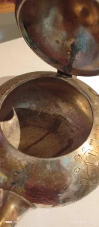 Tetera antigua metal plateado decorada