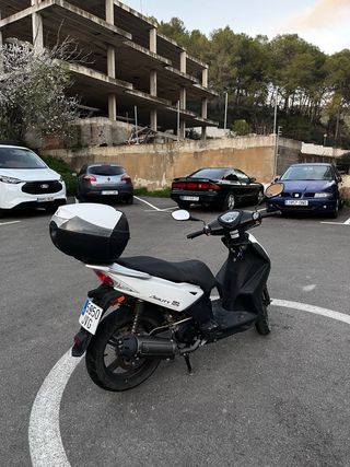 Kymco 125 Scooter Automática