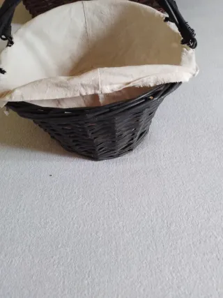 Cesto de tela y mimbre beige y negro