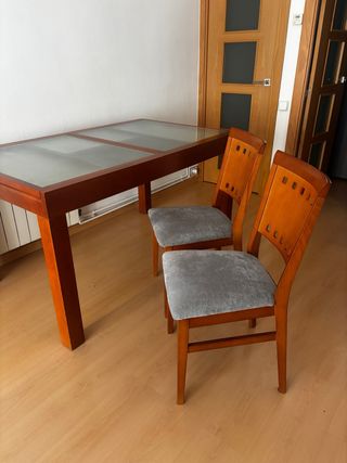 (GRATIS-RECOGER)Mesa de comedor robusta + 4 sillas