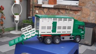 Camión MAN verde como nuevo