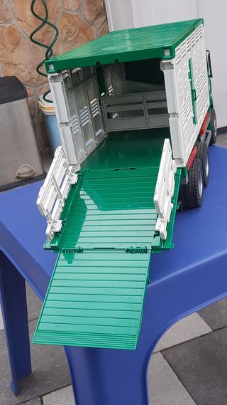 Camión MAN verde como nuevo