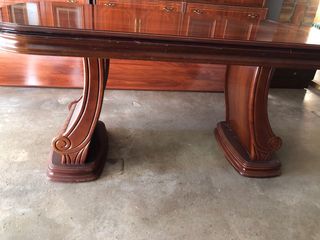 Mueble de comedor madera y cristal