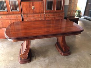 Mueble de comedor madera y cristal