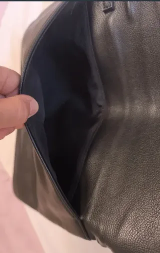 Bolso de mano piel serpiente y negro