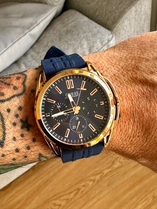 Reloj Guess Caballero Azul Marino y Dorado