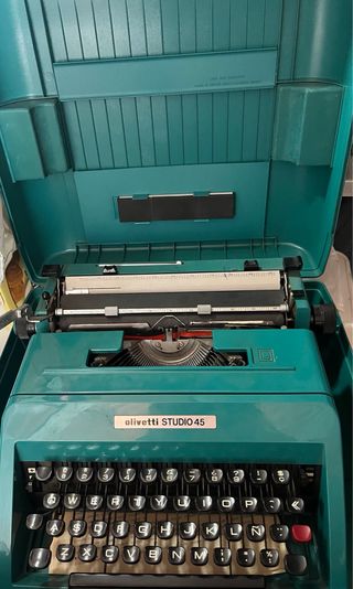 Máquina de escribir Olivetti Studio 45