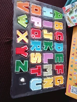 Juego letras Transformers ABC en su caja