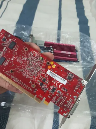 Lote 4 Tarjetas Gráficas ASUS y ATI