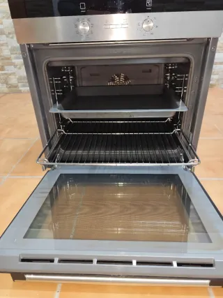 Horno Siemens y Vitrocerámica Zanussi
