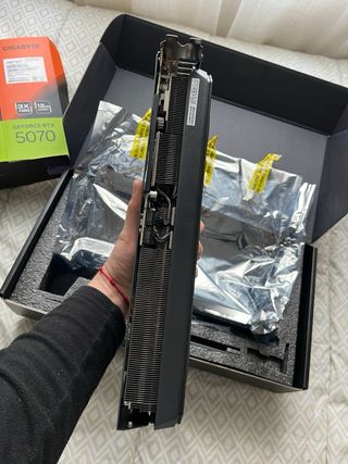 GIGABYTE RTX 5070 Tarjeta Gráfica