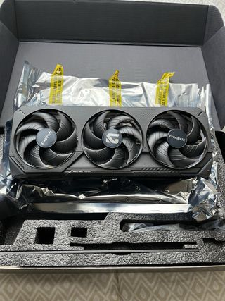 GIGABYTE RTX 5070 Tarjeta Gráfica