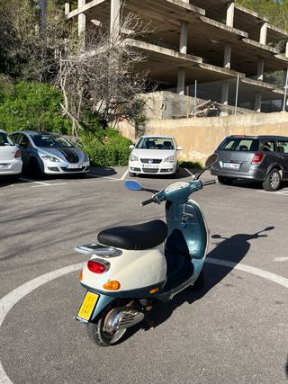 Vespa Blanca 49cc Automática