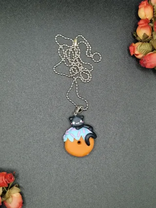 Collana Fimo Gatto Nero su Ciambella
