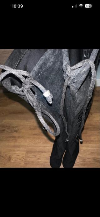 Botas altas negras con tacón