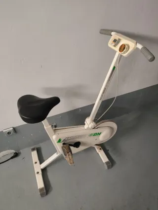 Bicicleta Estática BH Tempo Fitness