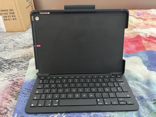 Teclado Logitech Slim Folio para iPad