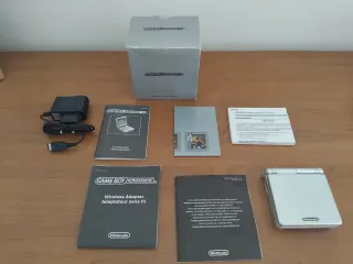 GBA SP Silver AGS‑001 completa con caja