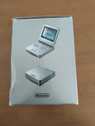 GBA SP Silver AGS‑001 completa con caja