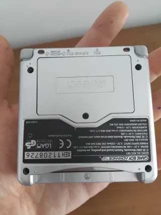 GBA SP Silver AGS‑001 completa con caja