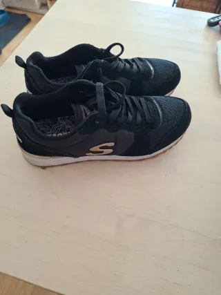 Skechers negras talla 41