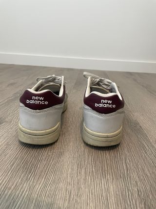 Zapatillas New Balance Blancas y Moradas