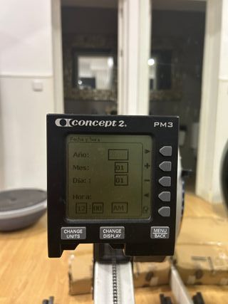 Máquina de remo con pantalla