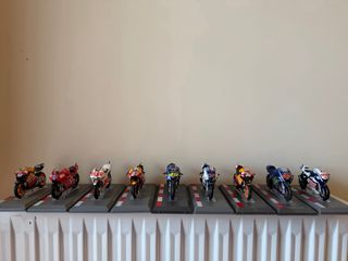 17 Motos GP Escala 1/18 Colección