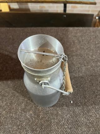 Lechera antigua pequeña