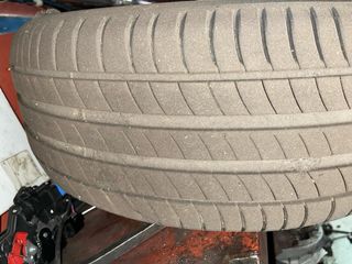 Neumático Michelin 215/50R18