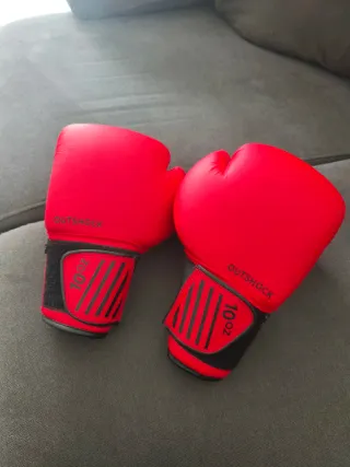 Guantes de boxeo rojos