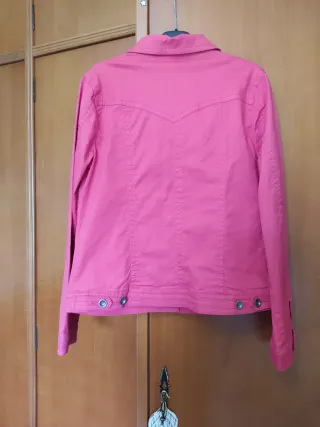 Cazadora estilo vaquera