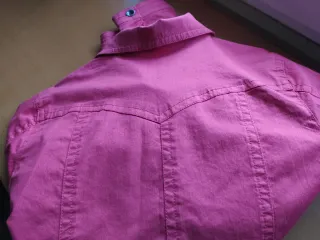 Cazadora estilo vaquera