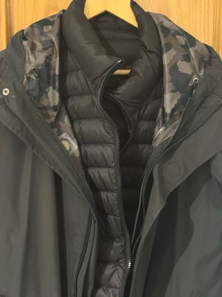 Gabardina impermeable con plumas Roberto Verino