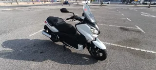 Yamaha X-Max 125