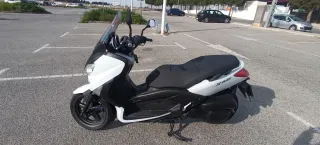 Yamaha X-Max 125