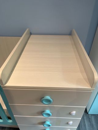 Cama infantil con cambiador
