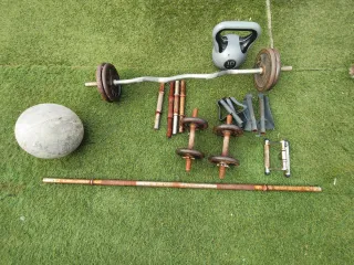 Equipo de musculación y pesas